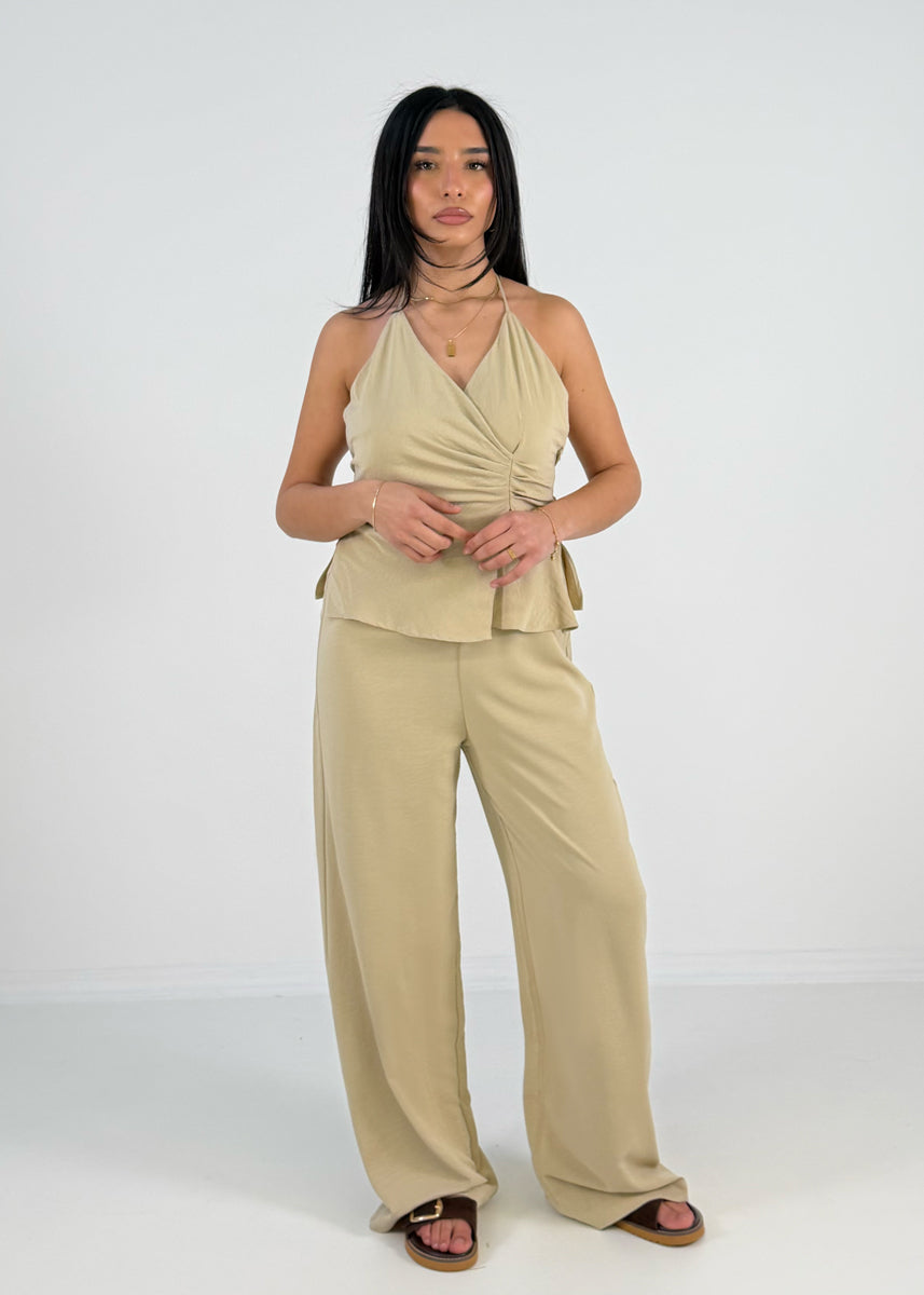 Halterneck Jumpsuit mit weitem Bein
