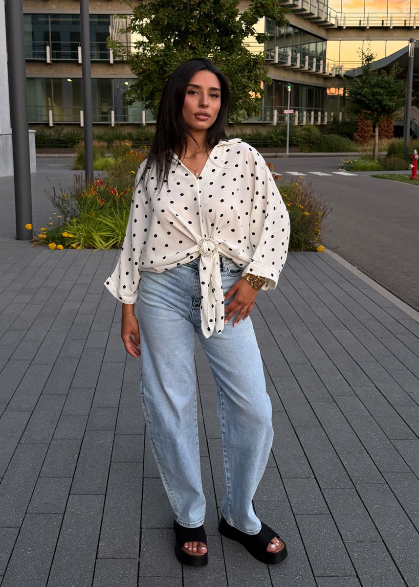 Oversize-Bluse mit Polka Dots & Schmuckring Weiß - NAHA