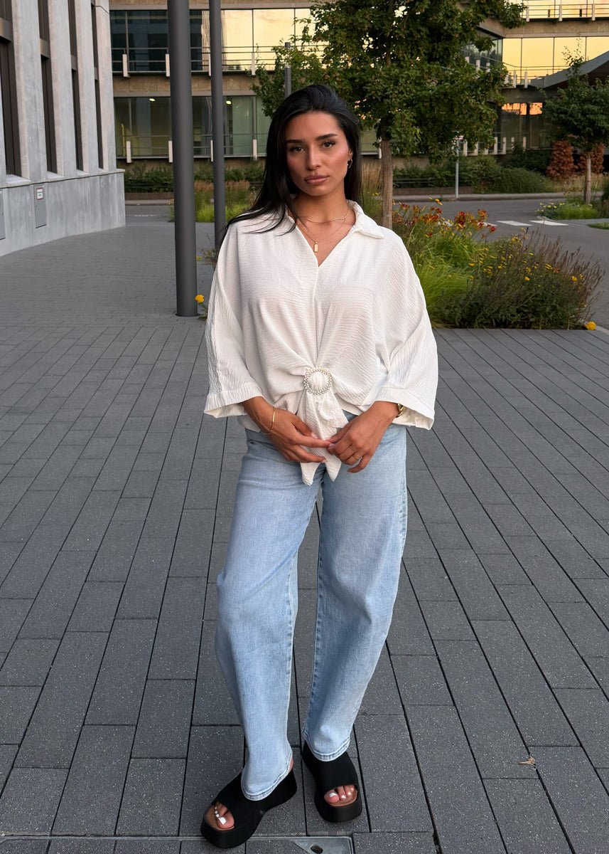 Oversize-Bluse mit Schmuckring-Detail Weiss - NAHA