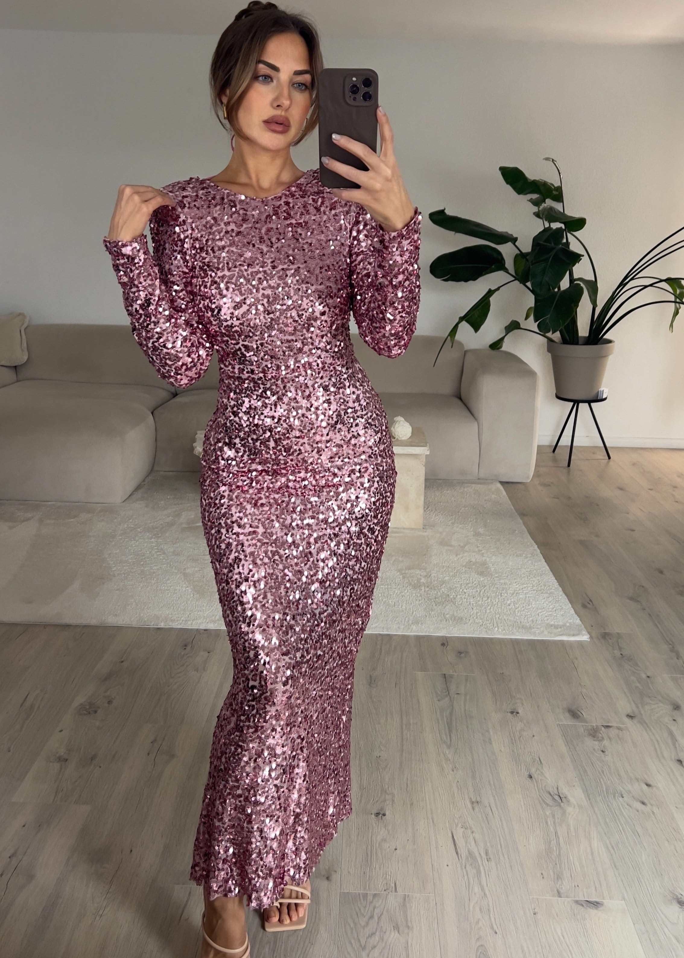 Langes Paillettenkleid