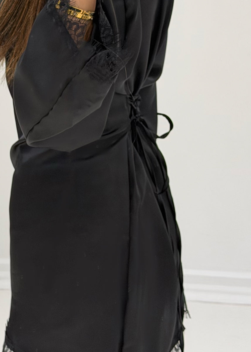 Satinbluse mit Spitze & Bindeband