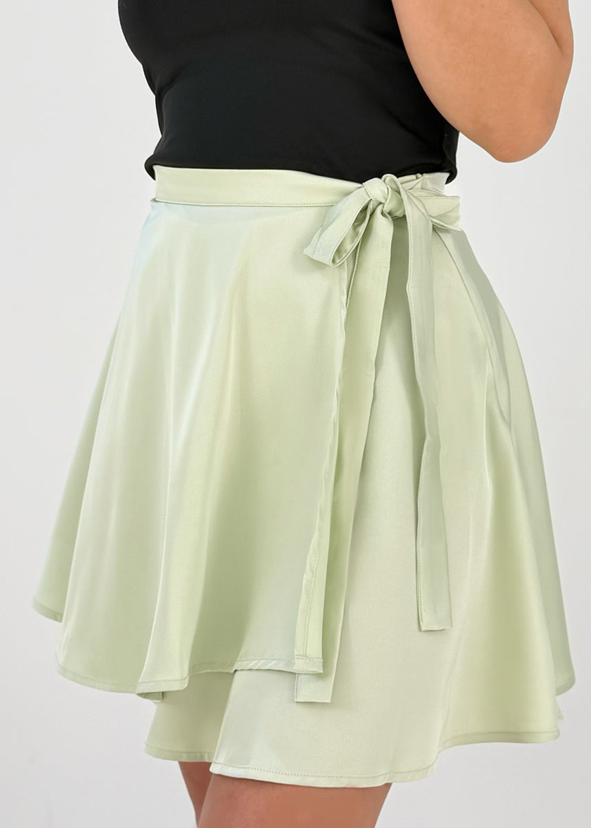 Rock mit integrierter Shorts