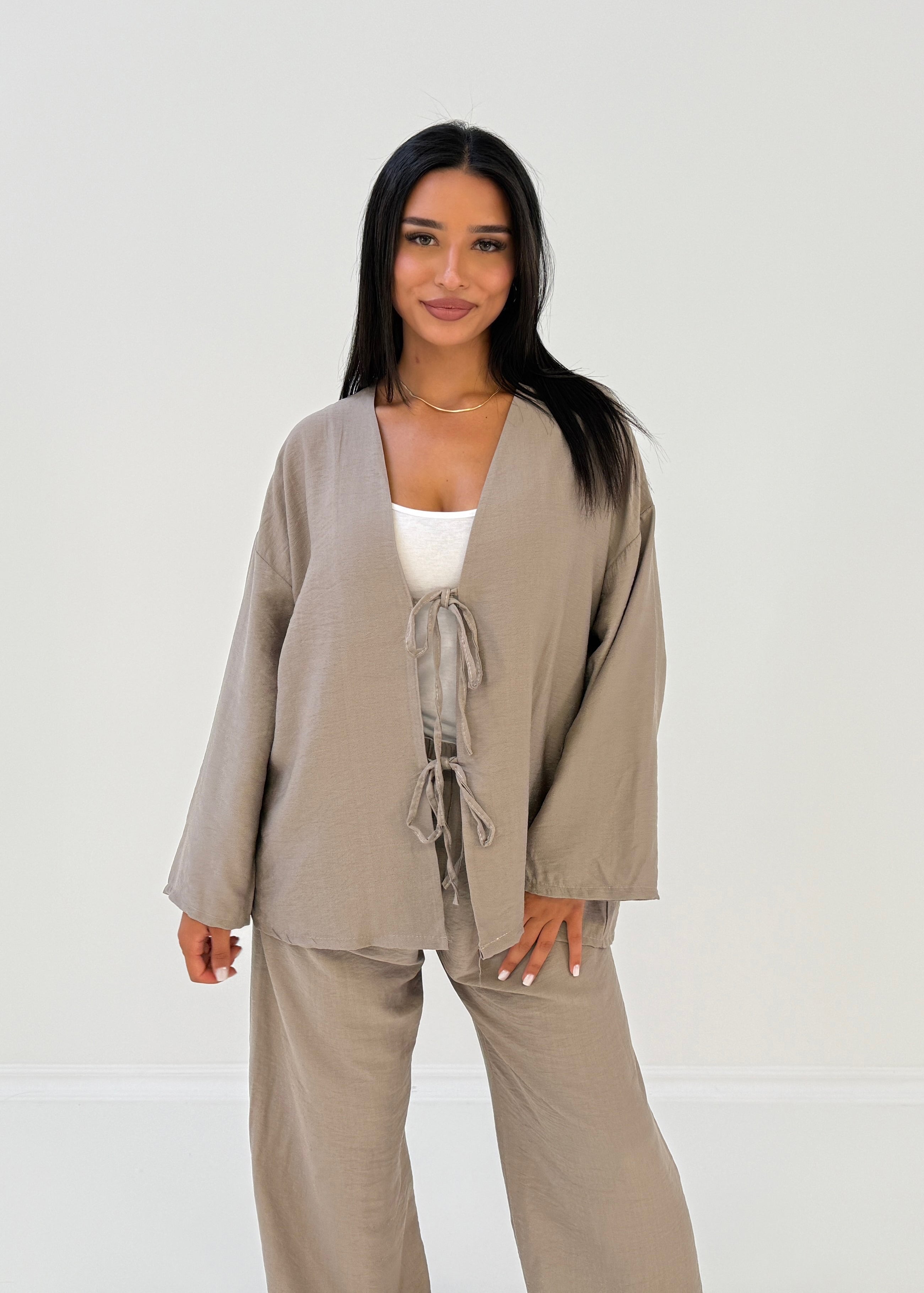 Zweiteiler mit Schleifenbindung