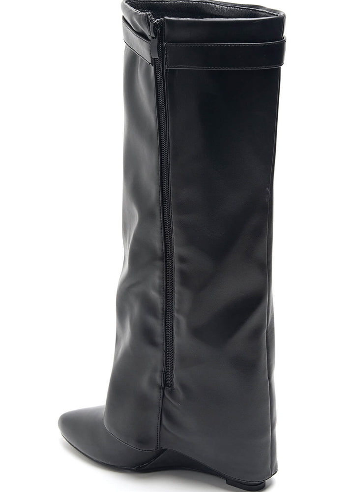 Kniehohe schwarze Stiefelette mit Keilabsatz und glattem Material