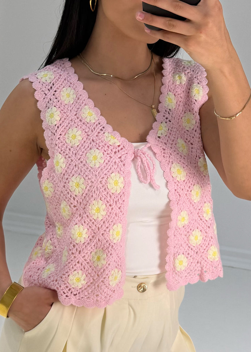 Häkelweste mit Blumenmuster