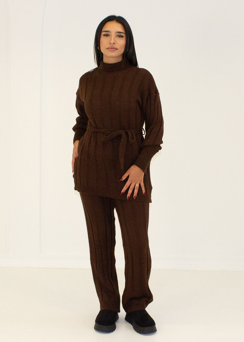 Strickset mit Rollkragen & Bindegürtel