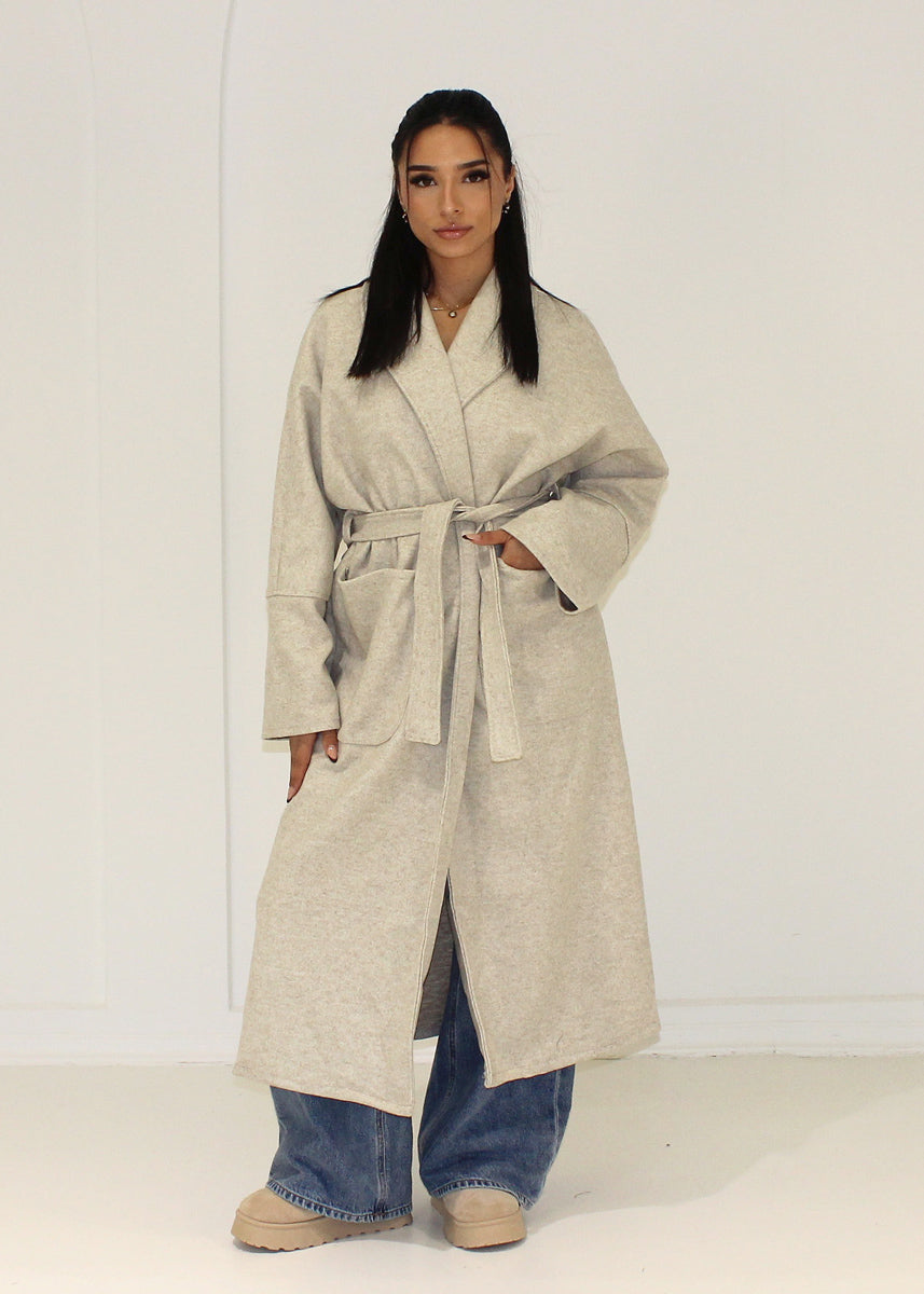 Weicher Bindemantel mit Gürtel