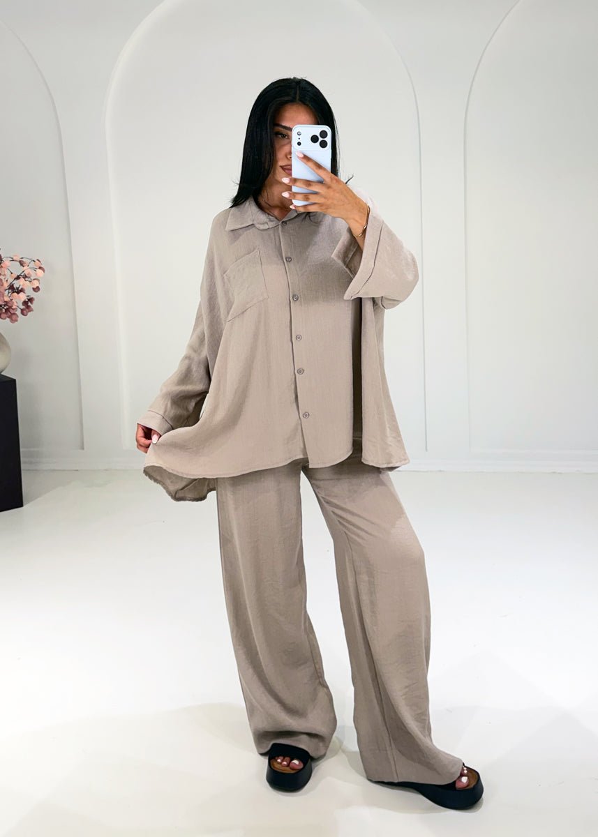 Weites Set aus Hemd und Hose Taupe - NAHA