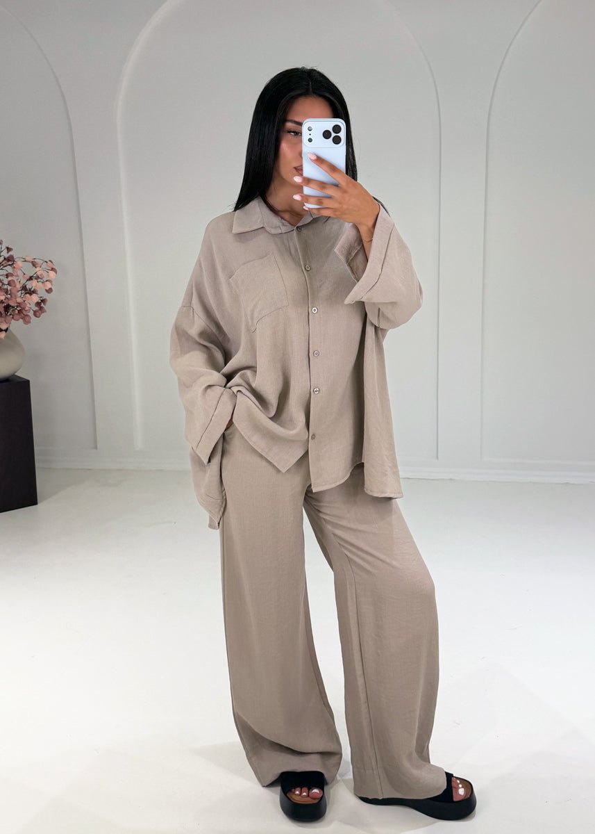 Weites Set aus Hemd und Hose Taupe - NAHA