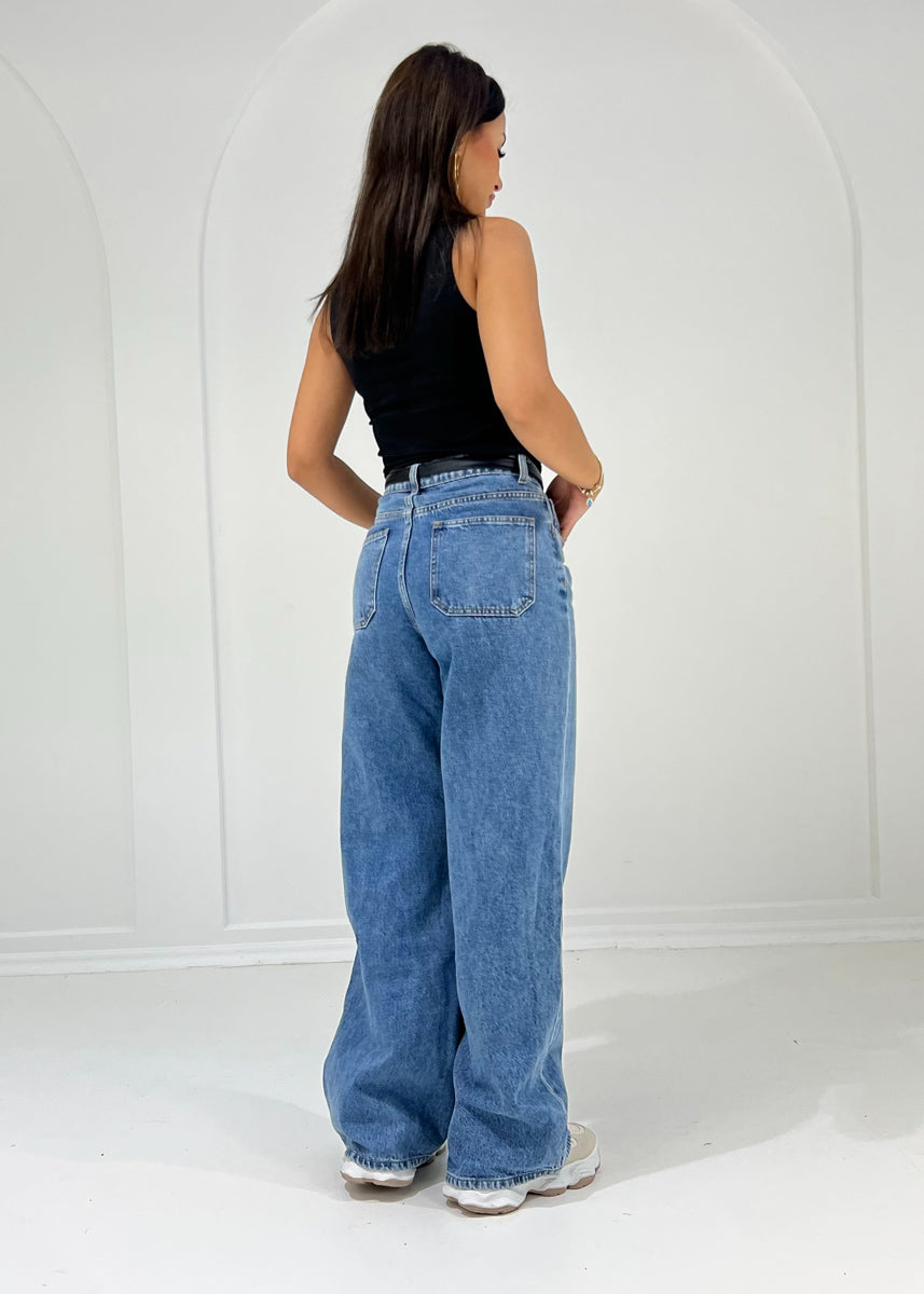 Wide Leg Jeans mit High Waist