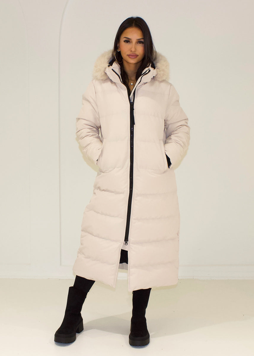 Langer Winterparka mit Fellkapuze