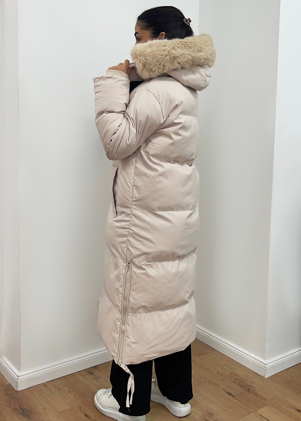 Winterparka mit Kapuze aus Kunstfell - NAHA