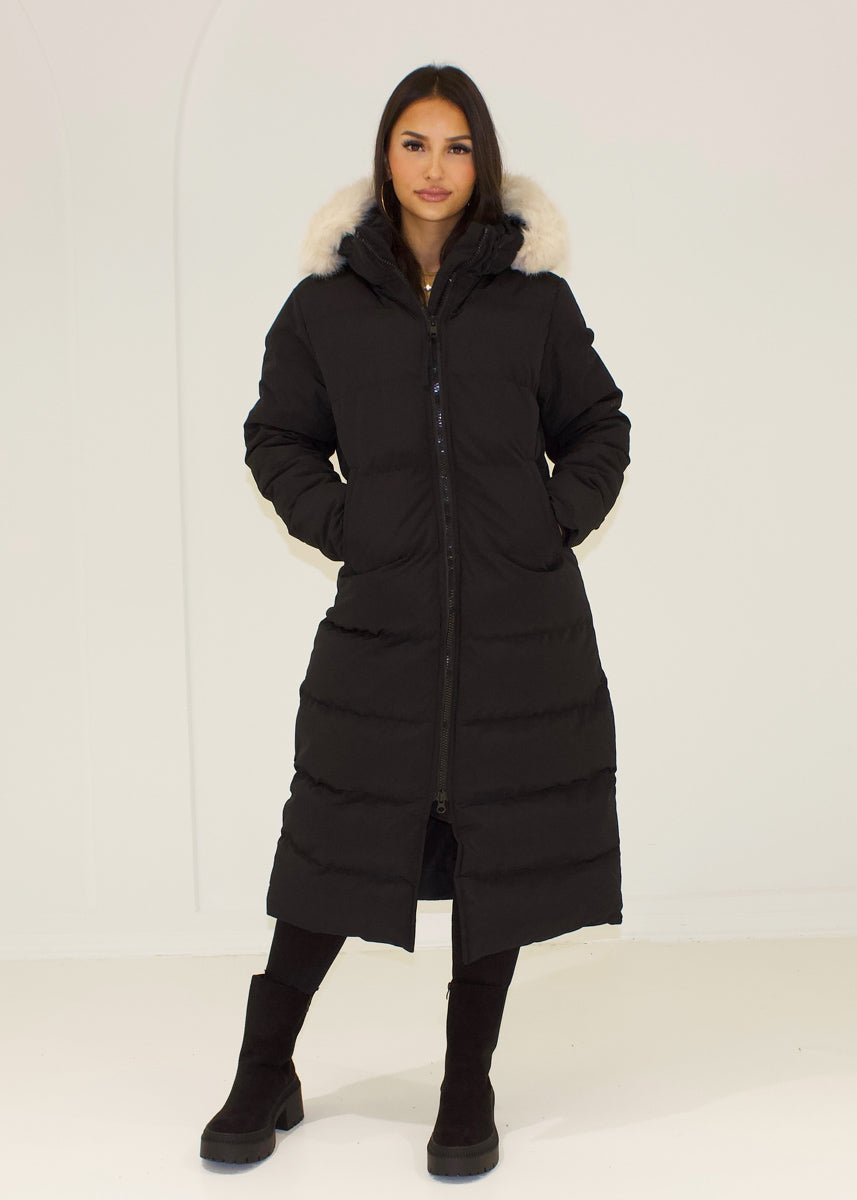 Langer Winterparka mit Fellkapuze