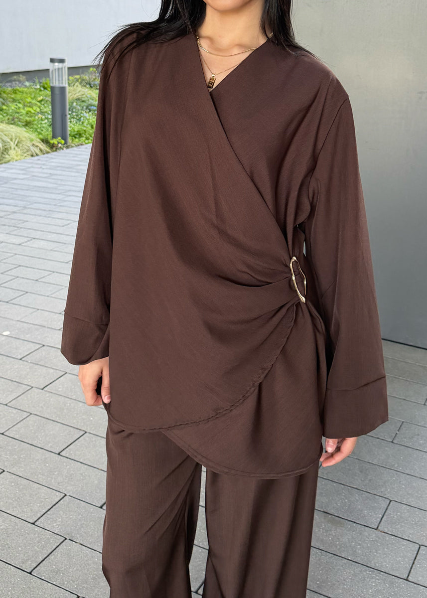 Zweiteiler mit Wickeloptik & Schnalle