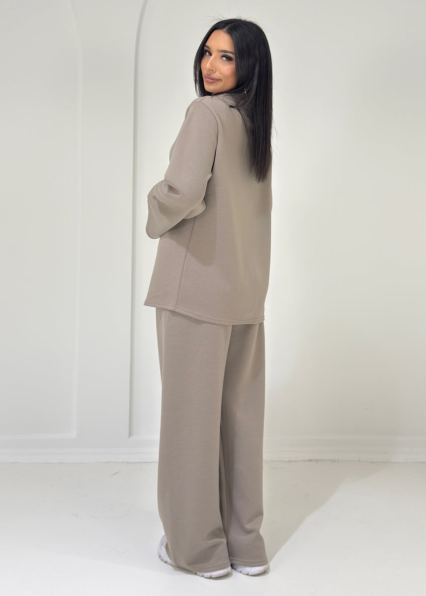 Zweiteiler mit Stehkragen