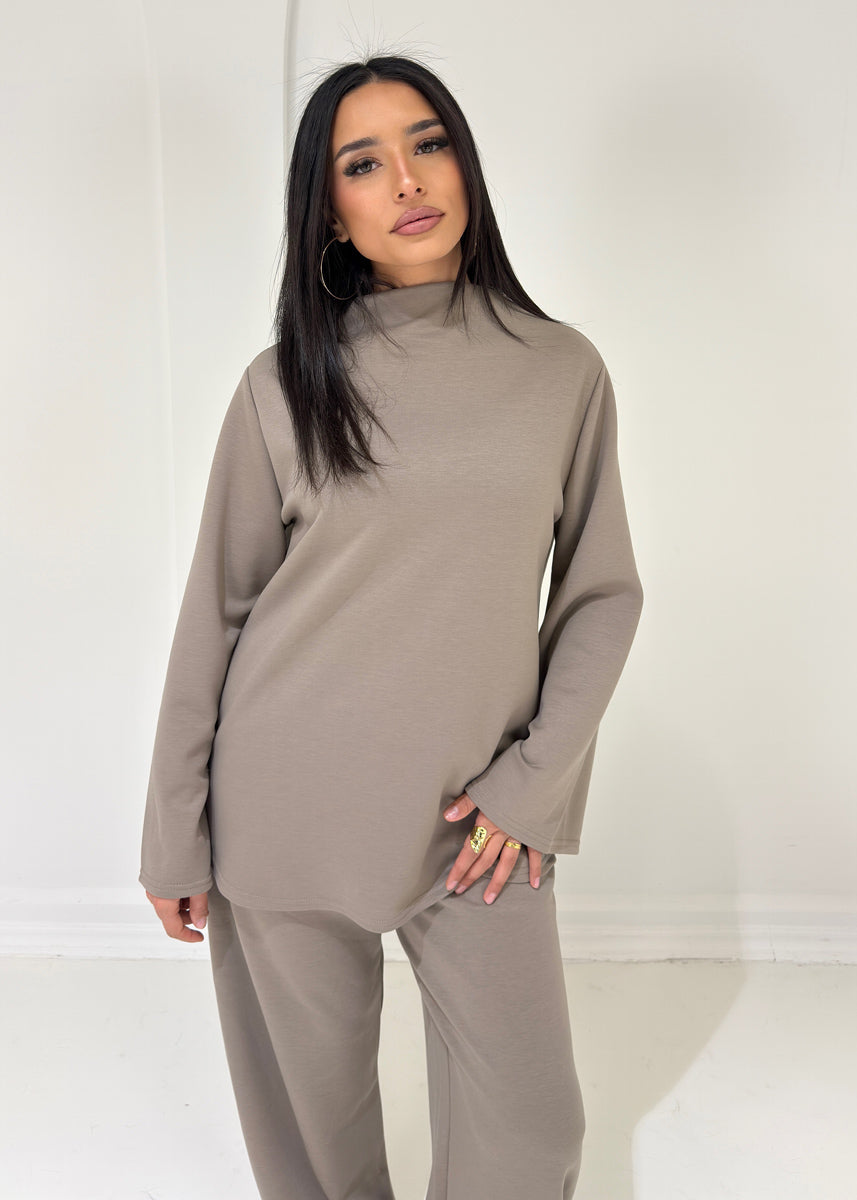 Zweiteiler mit Stehkragen