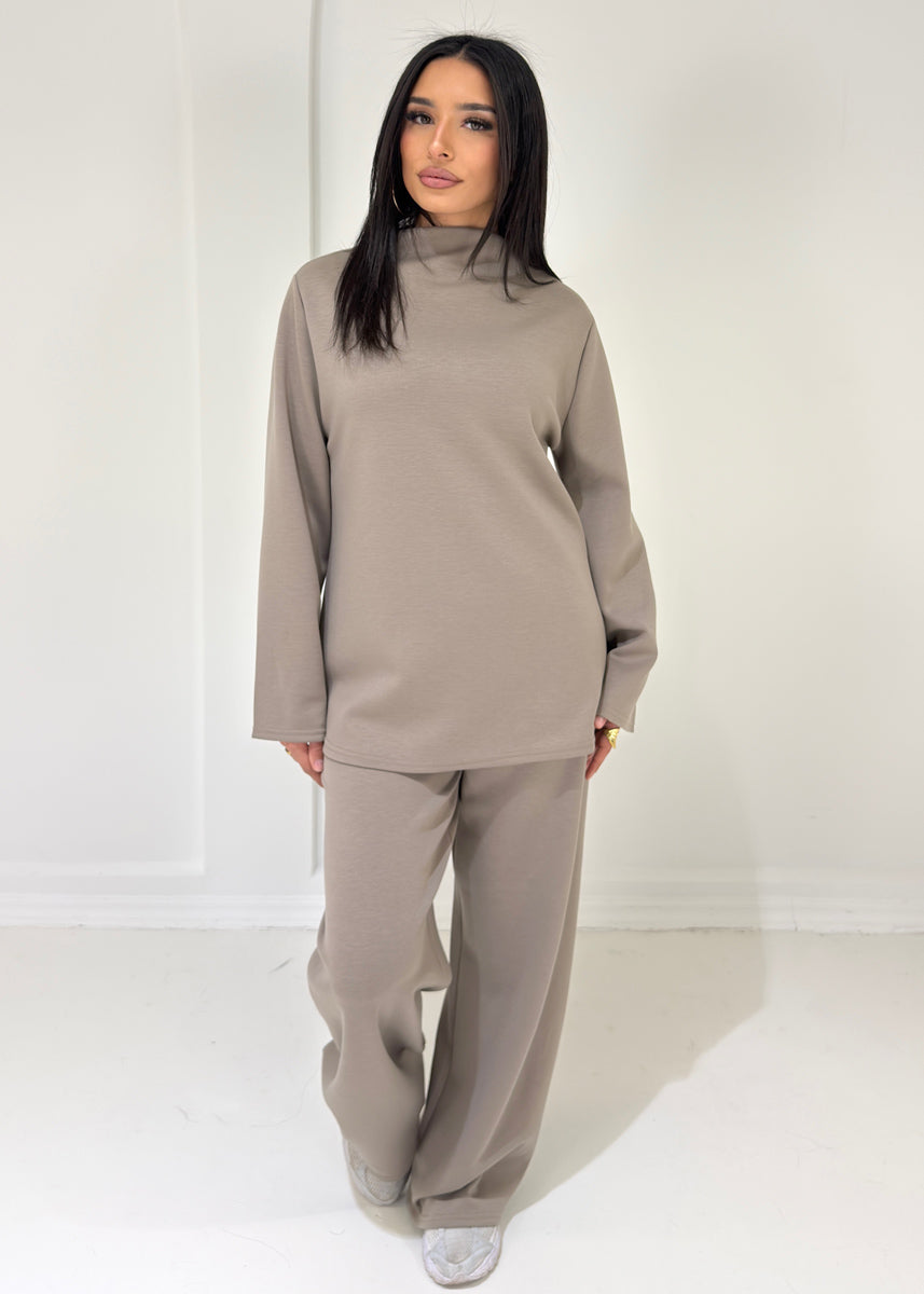 Zweiteiler mit Stehkragen