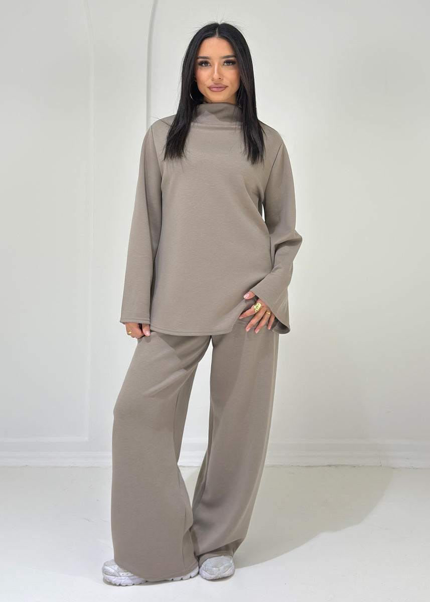 Zweiteiler mit Stehkragen