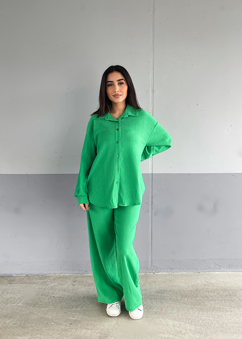 Set aus Hemd und Hose