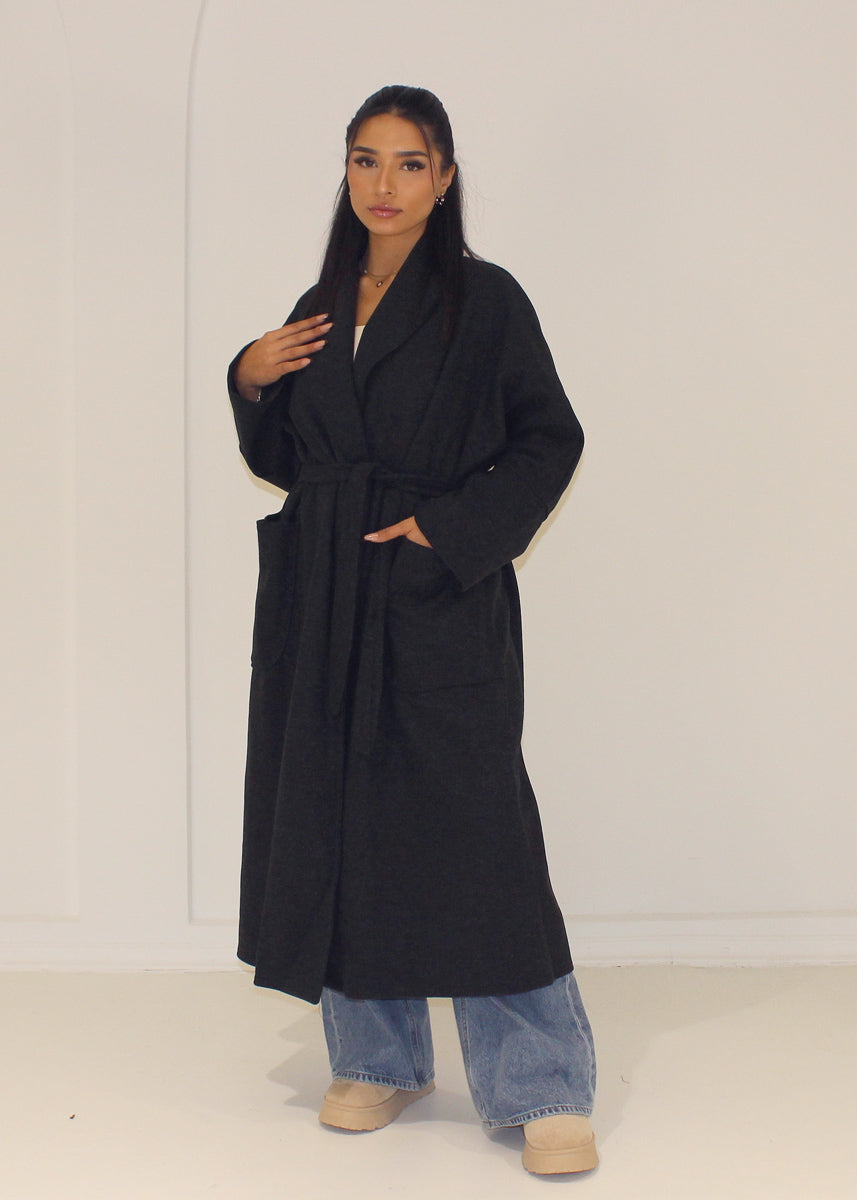 Weicher Bindemantel mit Gürtel