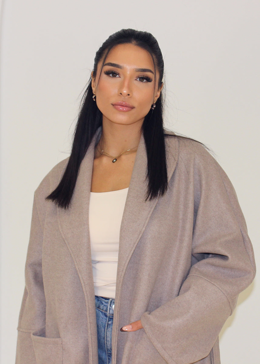 Weicher Bindemantel mit Gürtel