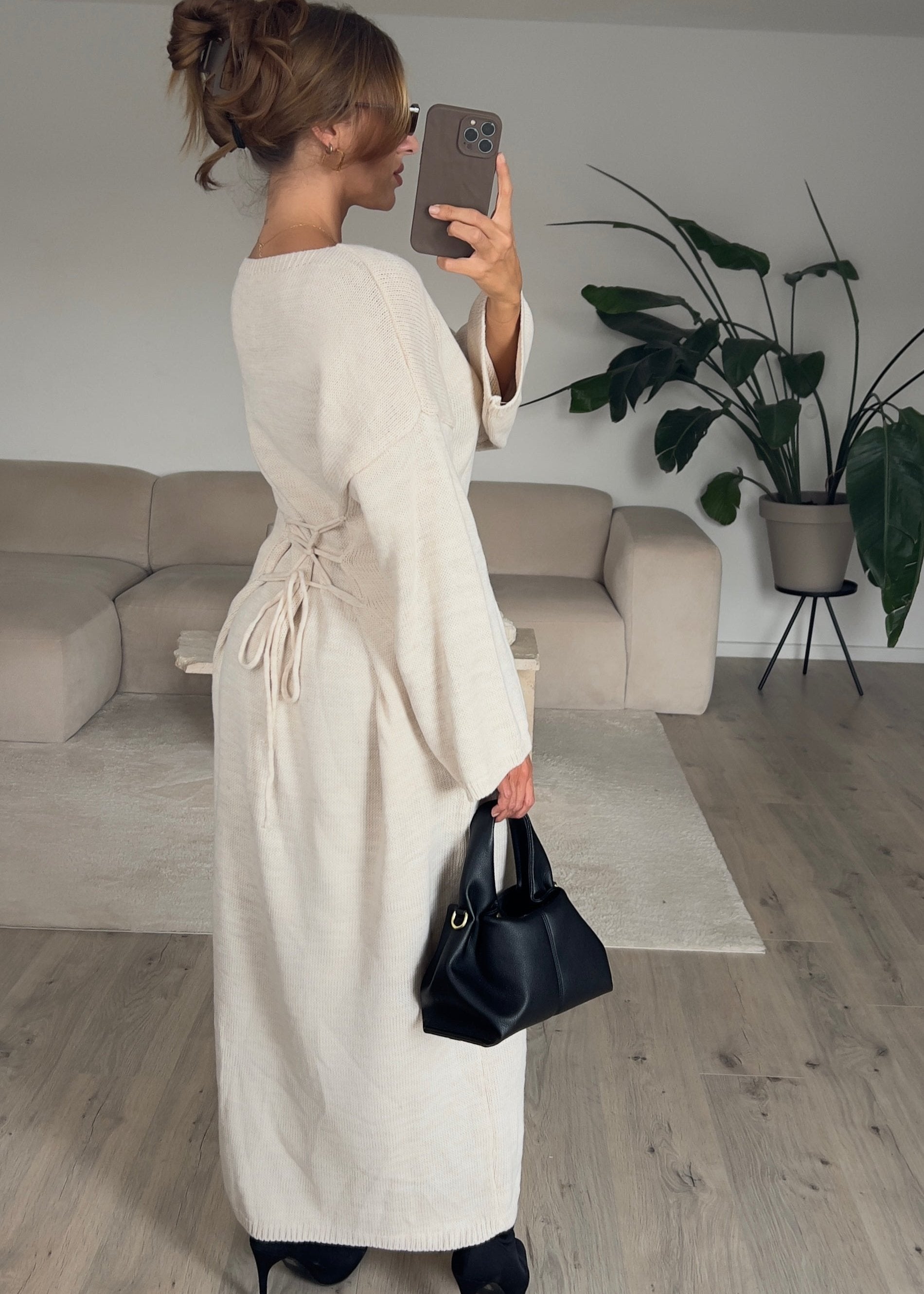 Langes Kleid mit Bindeband