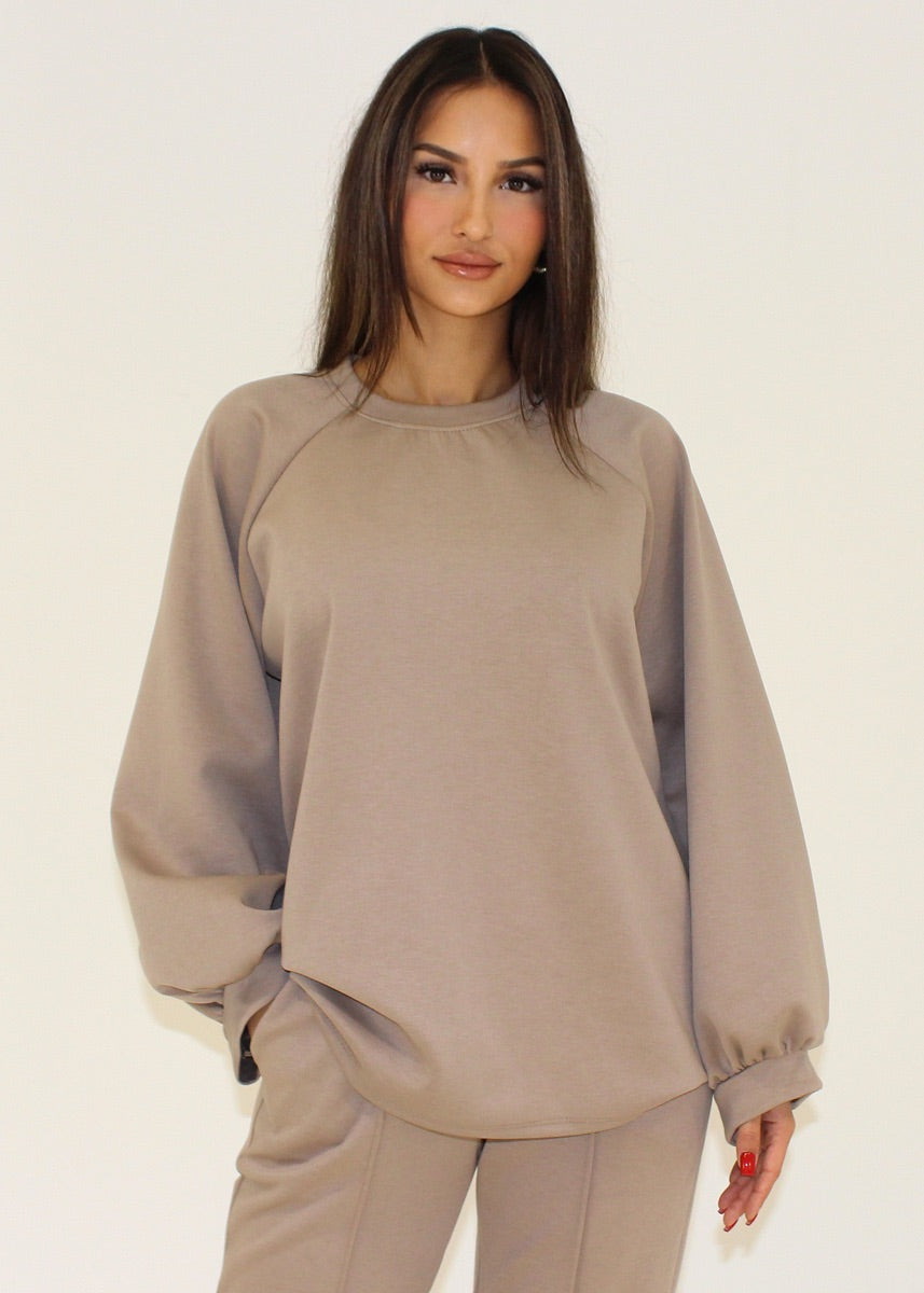 Zweiteiler mit weitem Oberteil & Hose