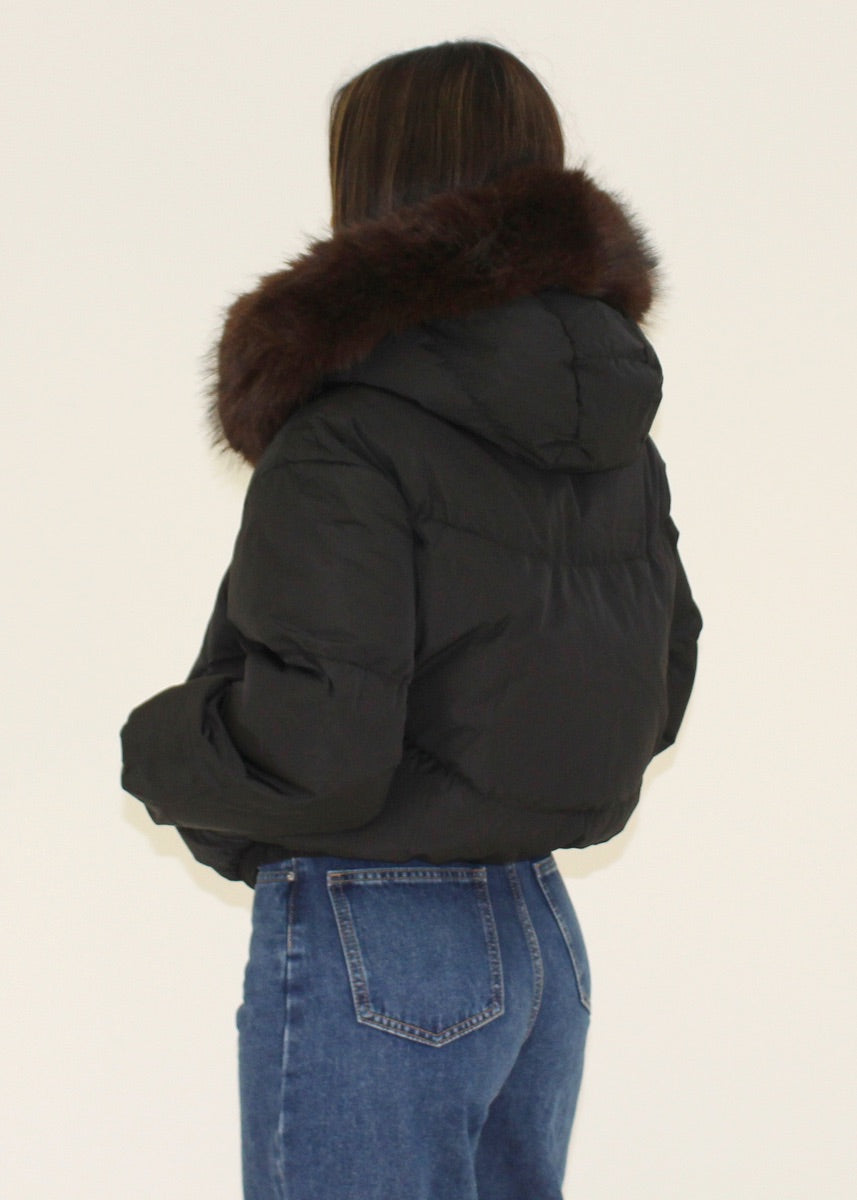 Kurzjacke mit breitem Kunstfellkragen