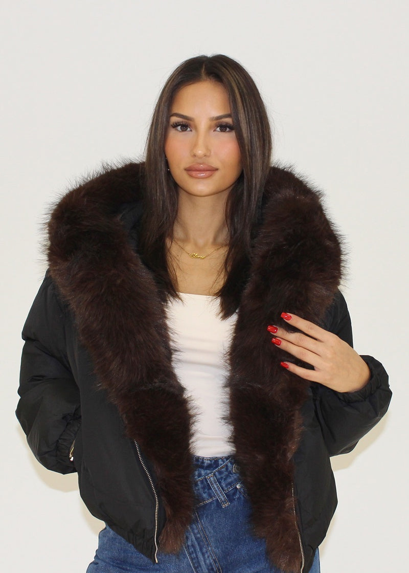 Kurzjacke mit breitem Kunstfellkragen