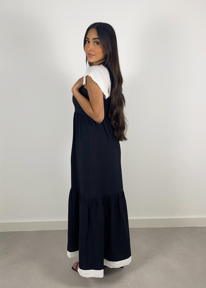 Maxikleid mit breiten Trägern