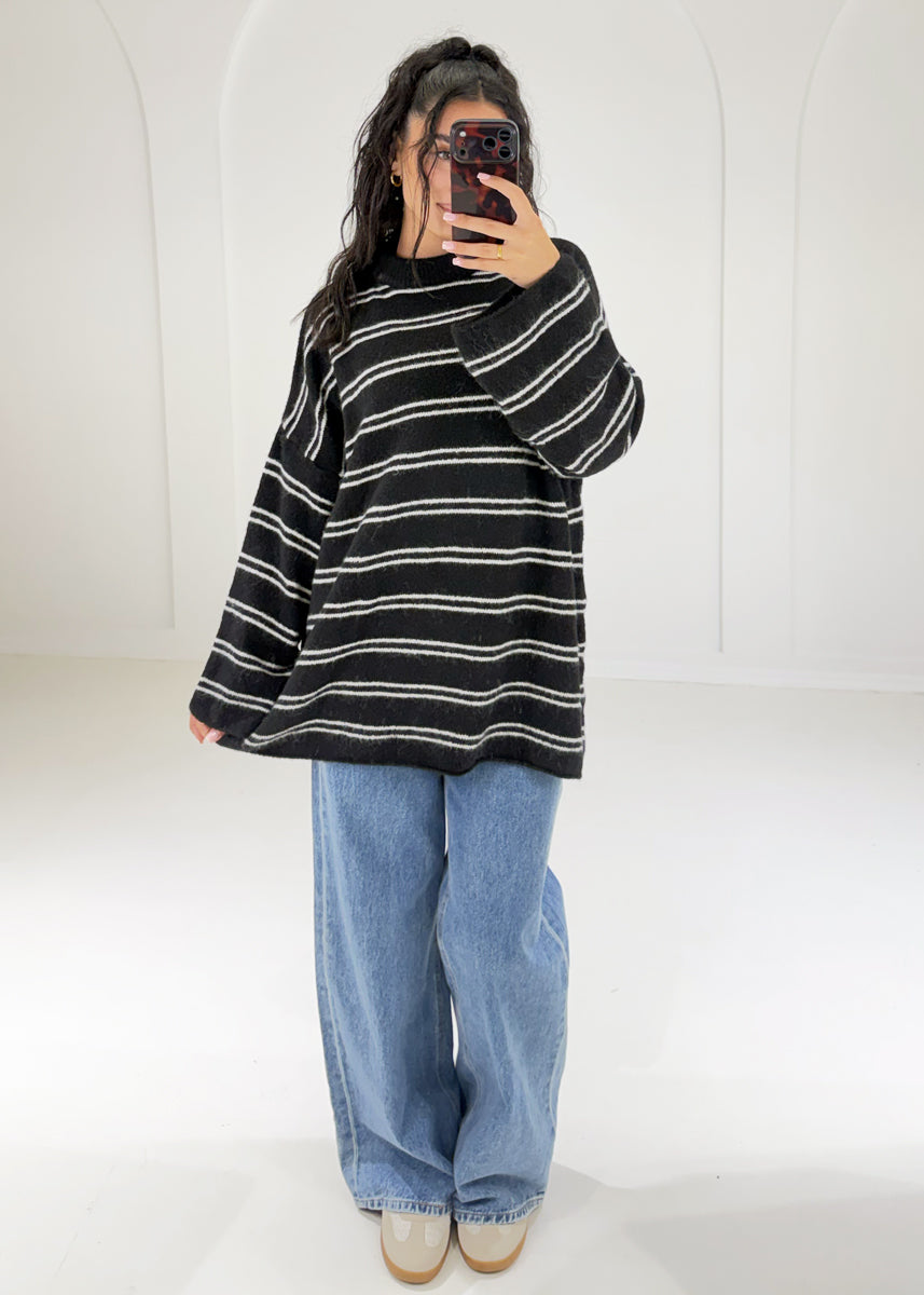 Gestreifter Oversize Pullover Schwarz