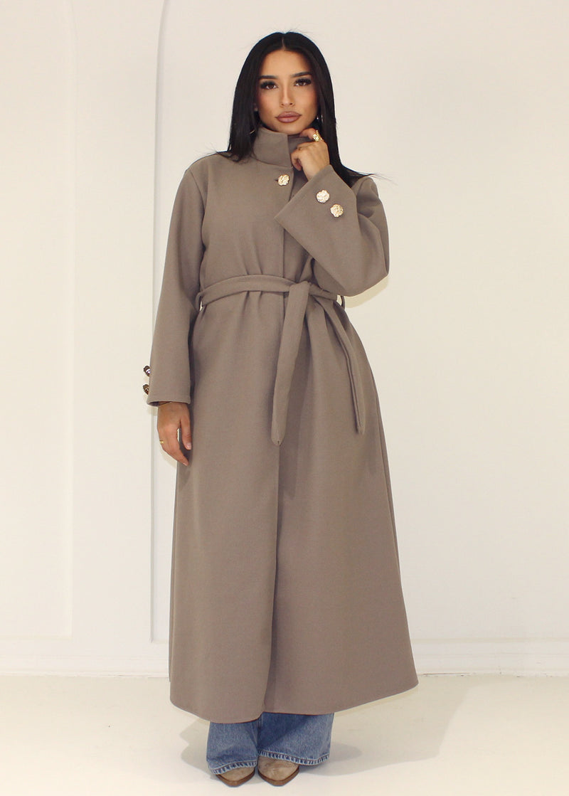 Langer Mantel mit Stehkragen