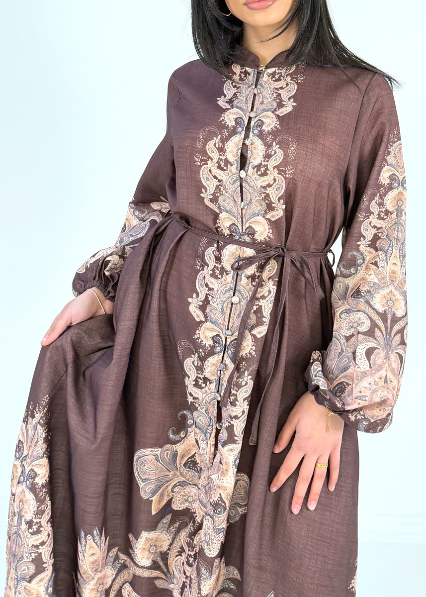 Maxikleid mit Ornamentprint und Bindegürtel