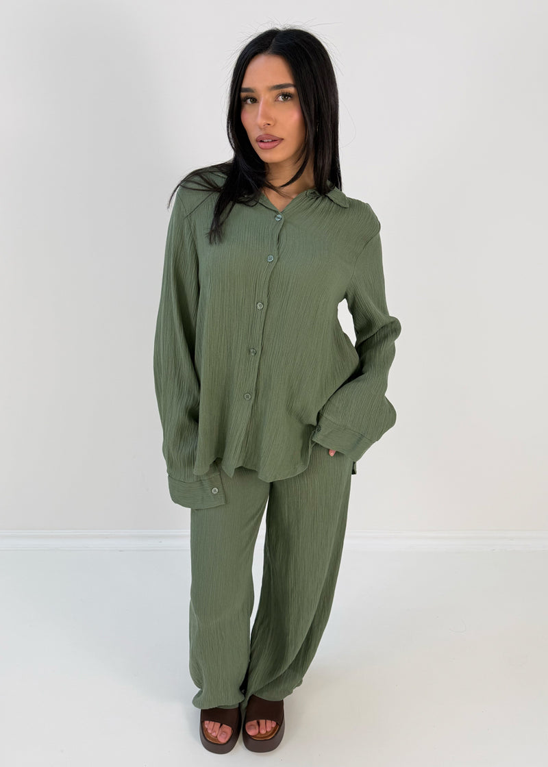 Zweiteiler Set mit Hemd und weiter Hose