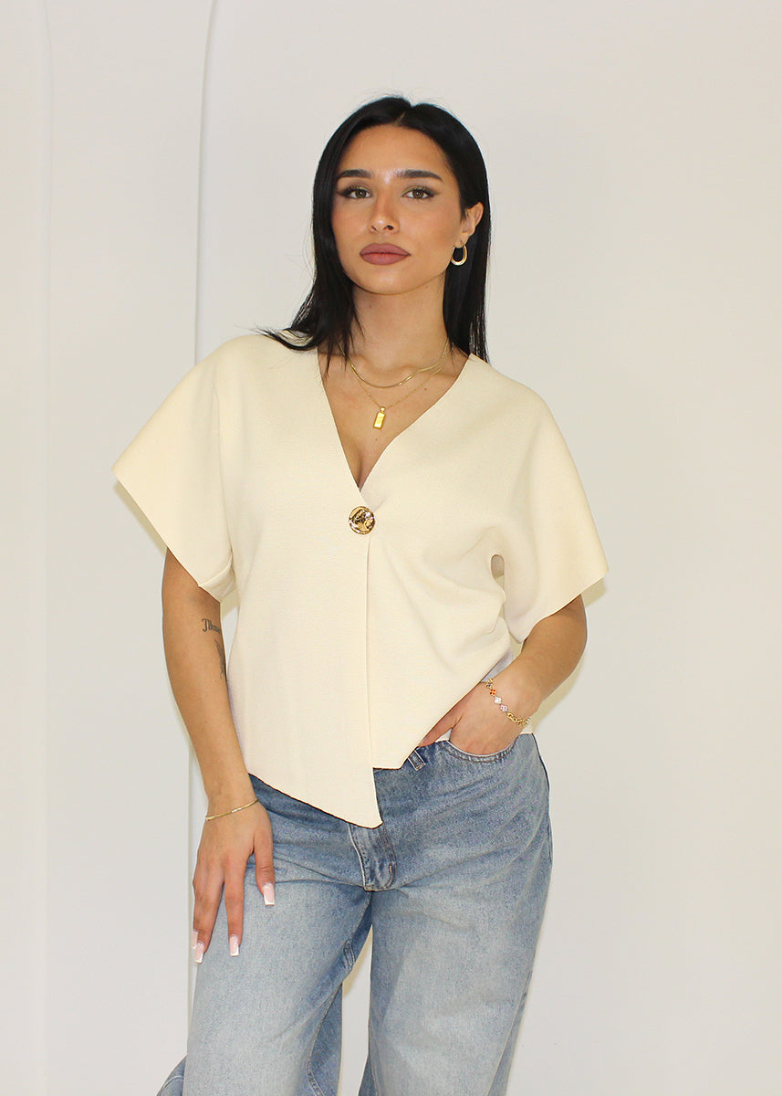 Stricktop mit V-Ausschnitt und Zierknopf