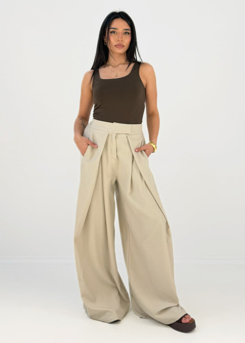 Weite Hose mit Falten
