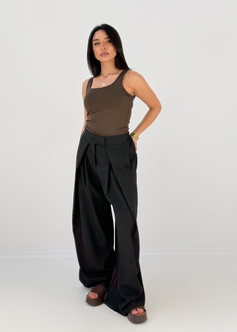 Weite Hose mit Falten