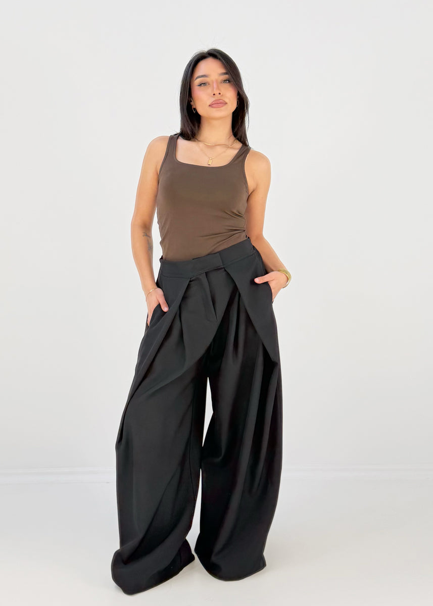 Weite Hose mit Falten