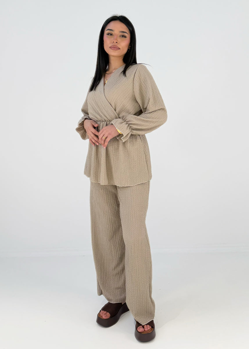 Set mit Wickeloberteil und elastischer Taille