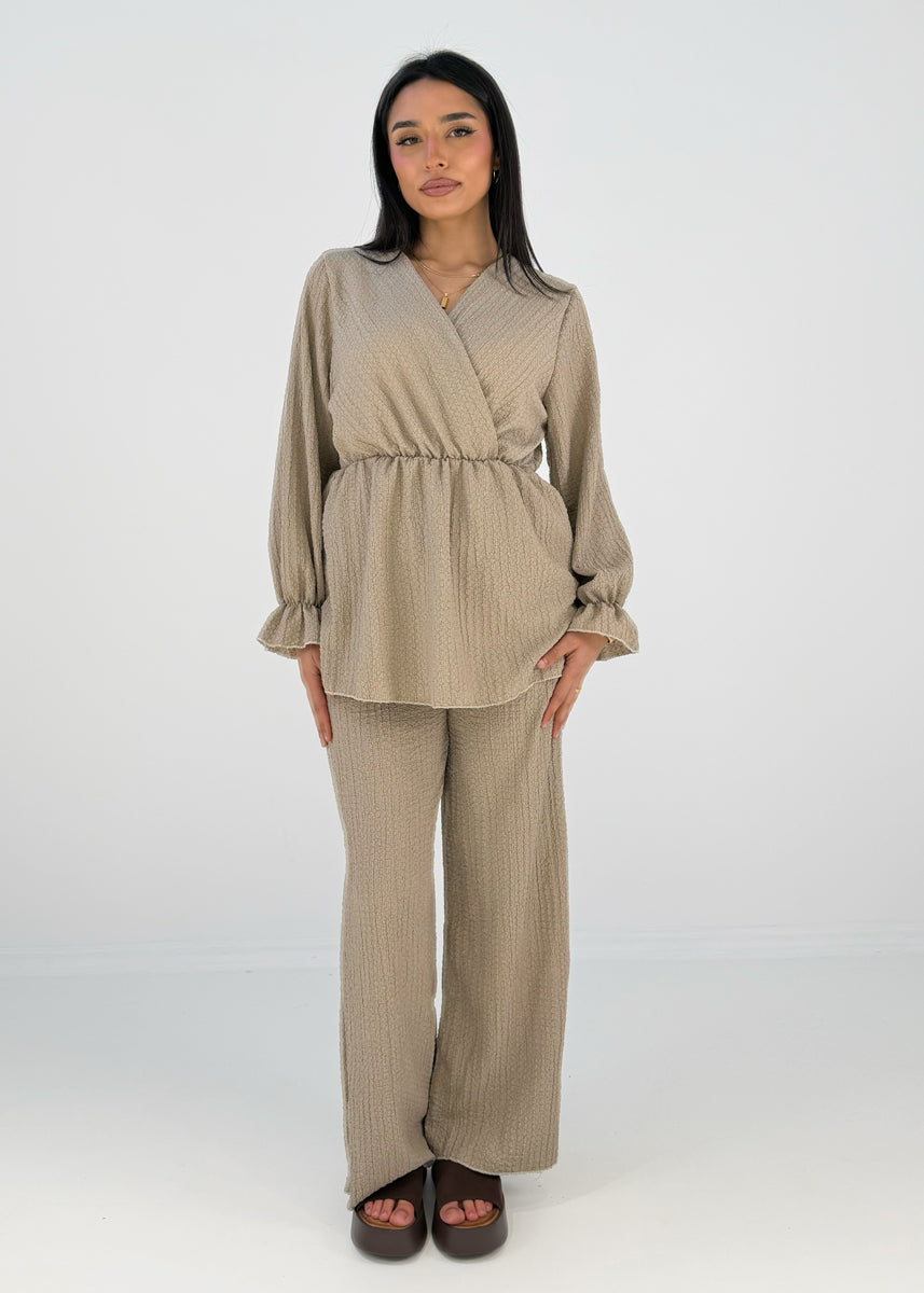 Set mit Wickeloberteil und elastischer Taille