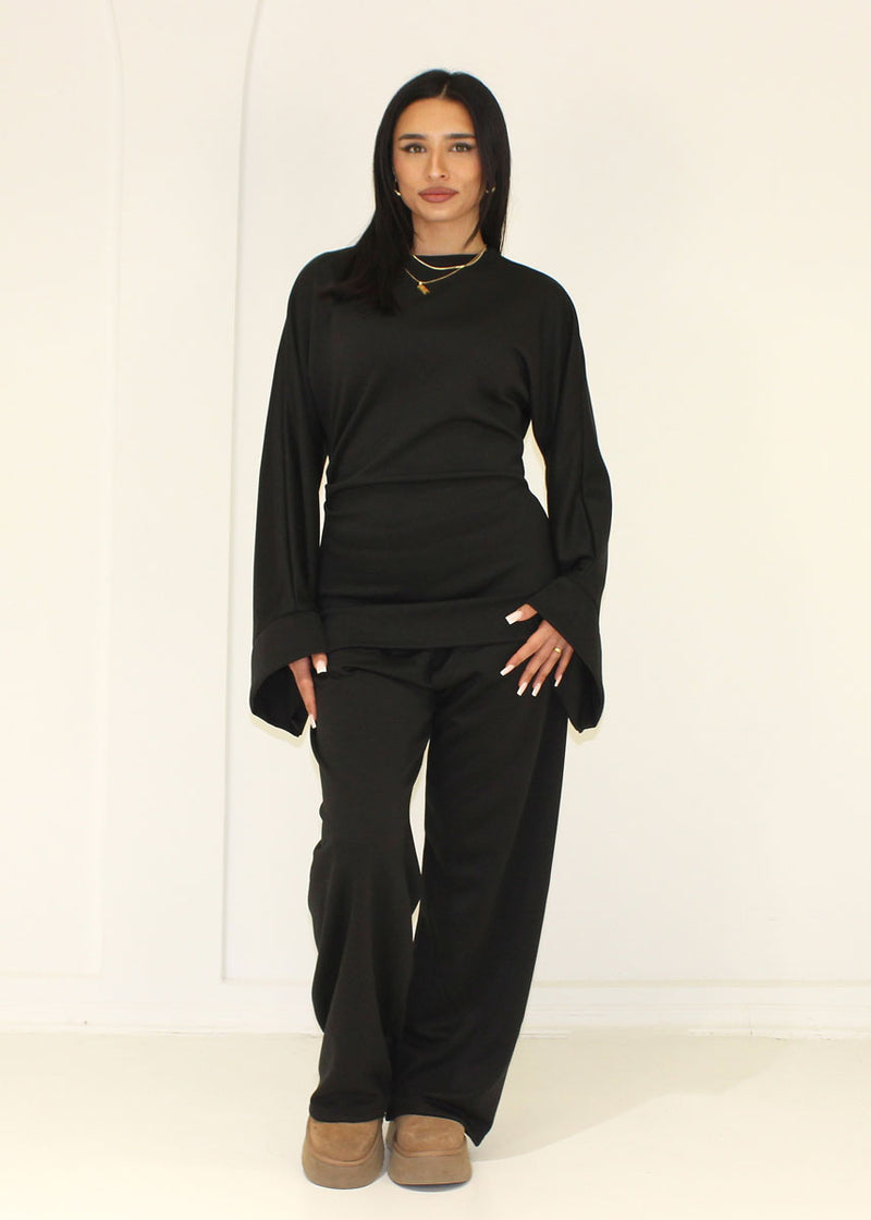 Zweiteiler mit tailliertem Oberteil