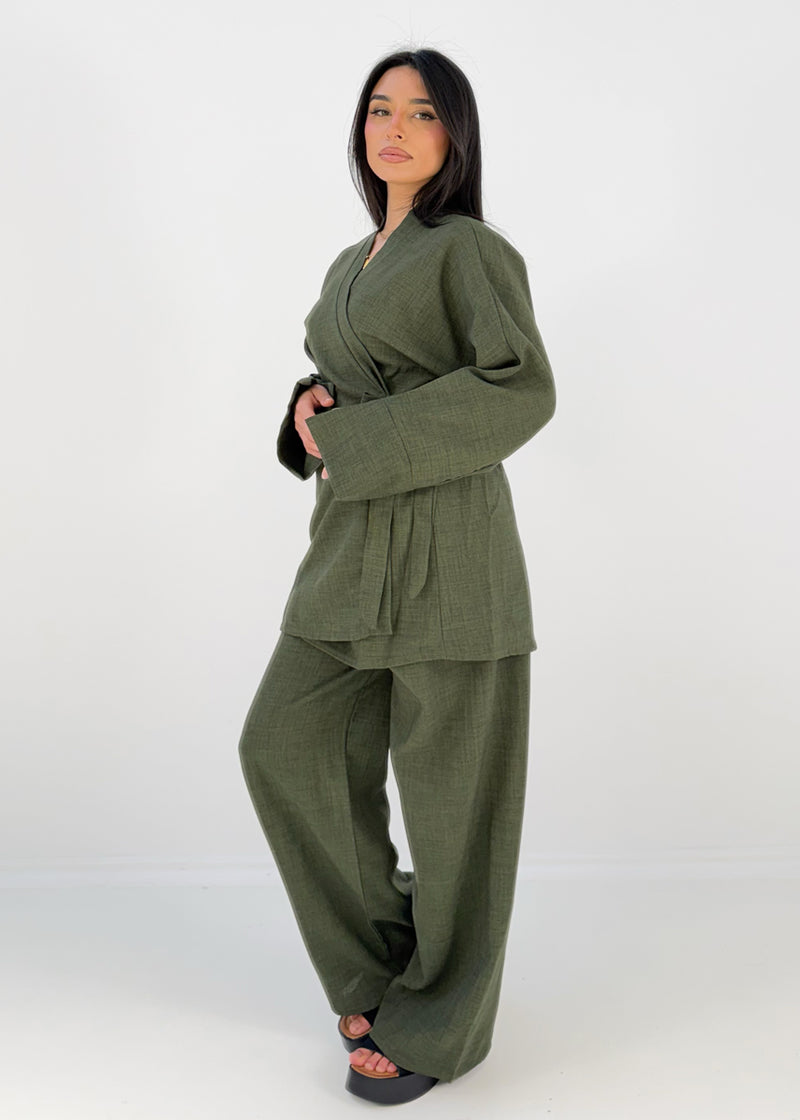 Set mit Wickeloberteil und weiter Hose