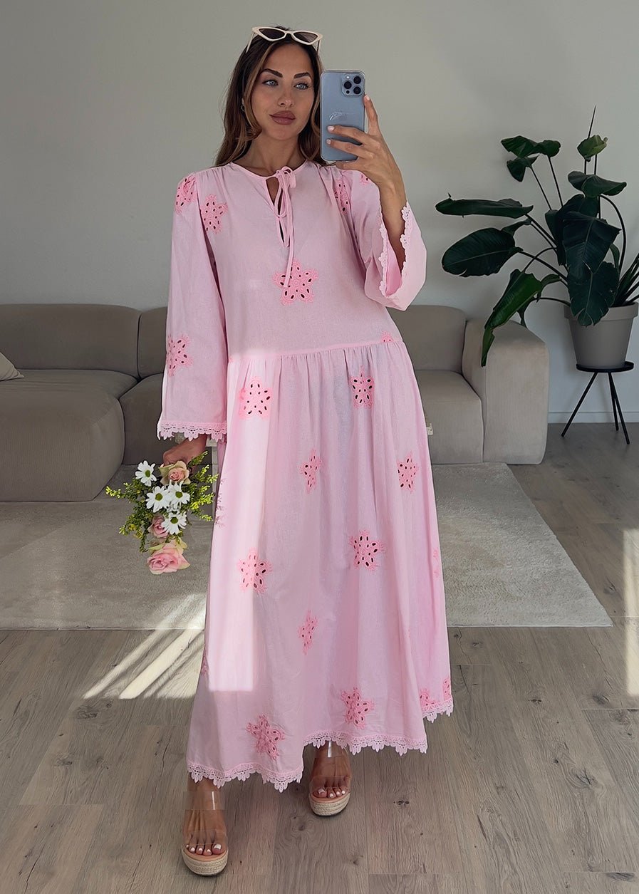 Besticktes Maxikleid mit Lochspitze - NAHA