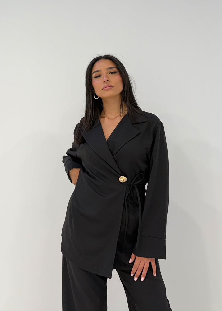 Zweiteiler mit Wickelblazer