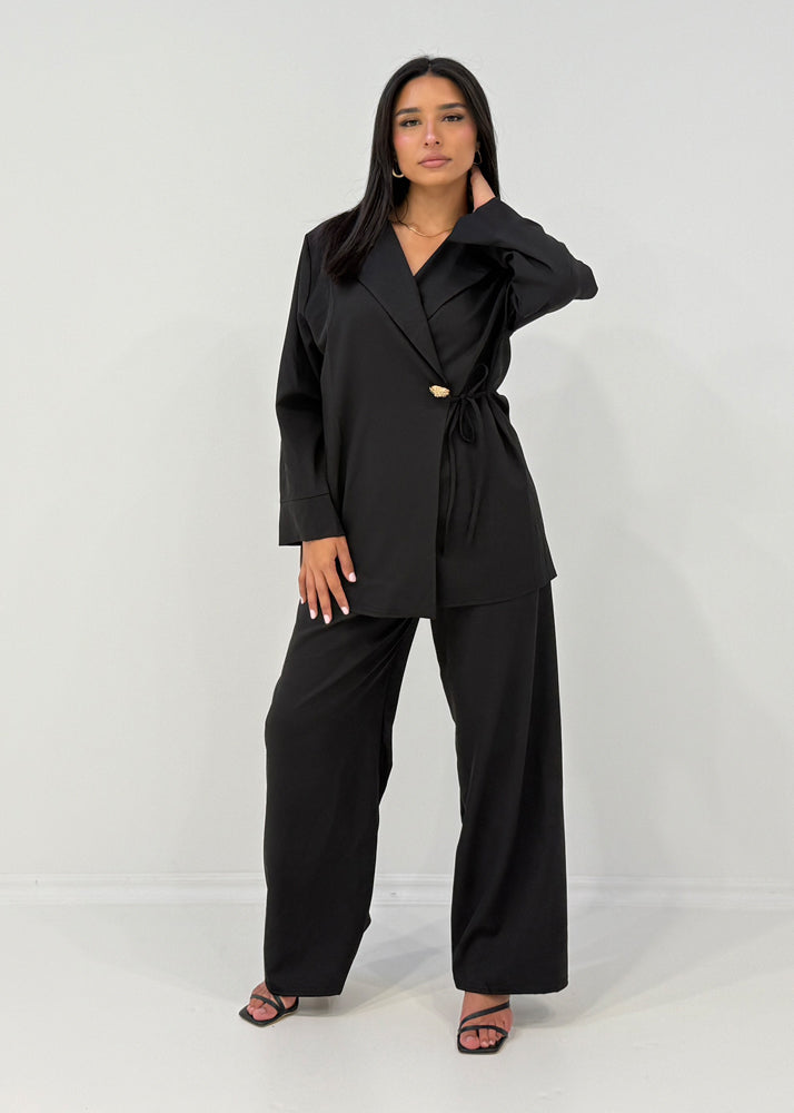 Zweiteiler mit Wickelblazer