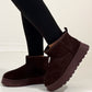Gefütterte Boots mit Plateau-Sohle