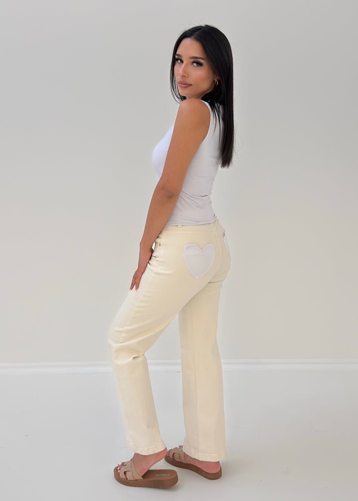 Jeans mit Herz-Patch - NAHA