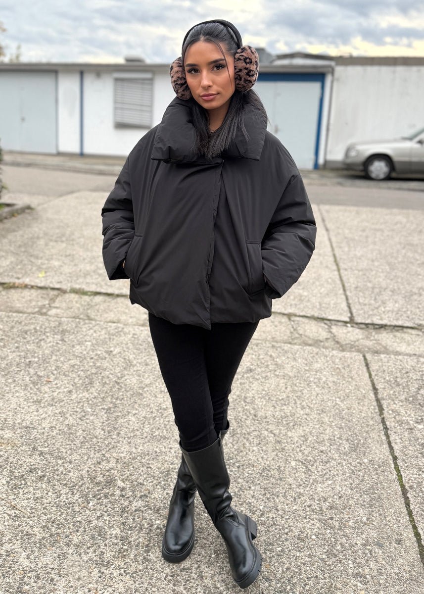 Kurze Jacke mit hohem Kragen - NAHA