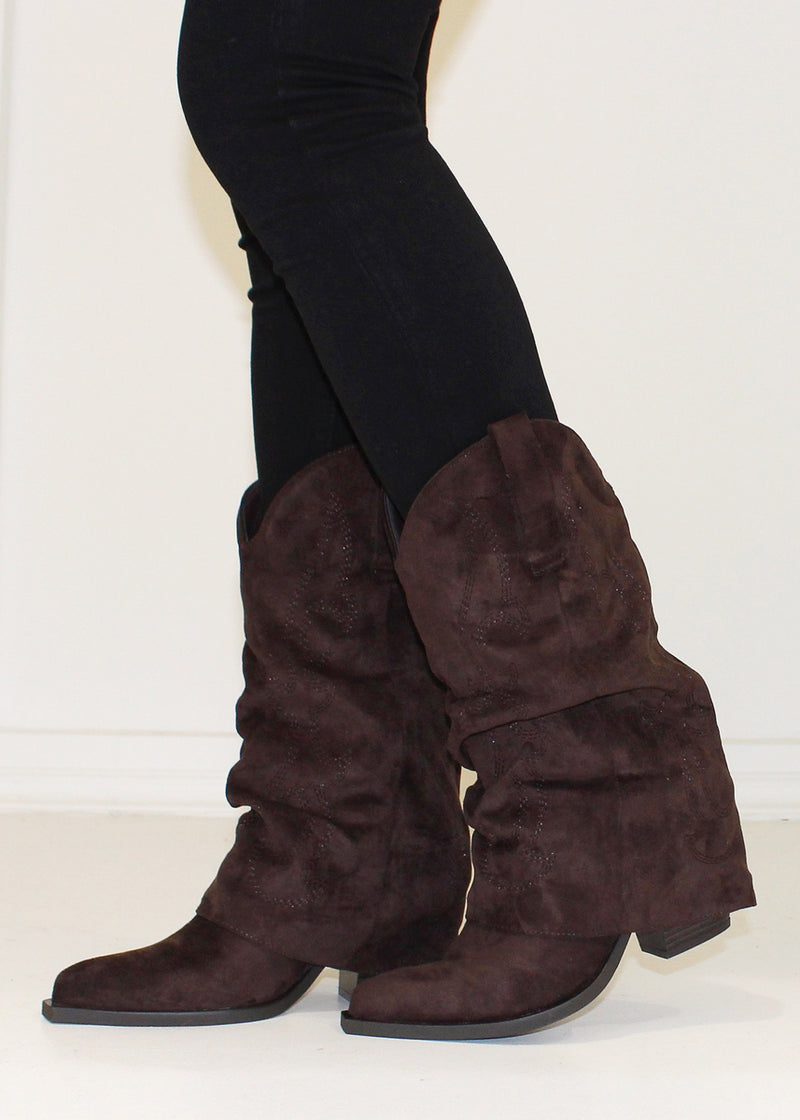 Stiefeletten in Wildlederoptik mit Ziernähten