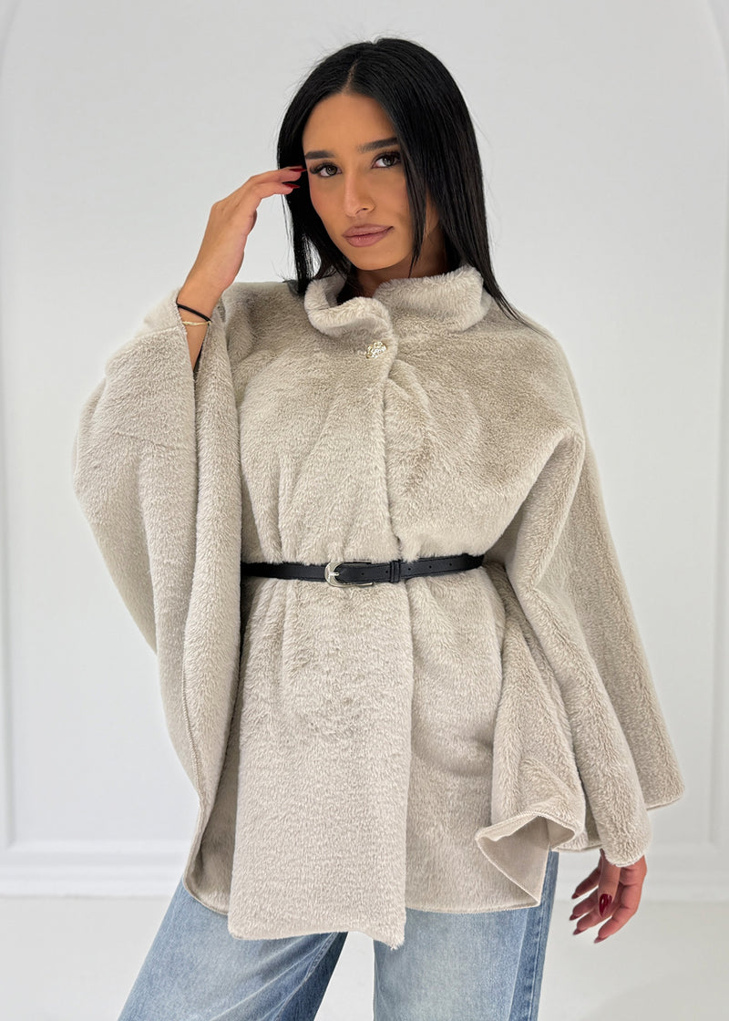 Poncho aus Kunstfell